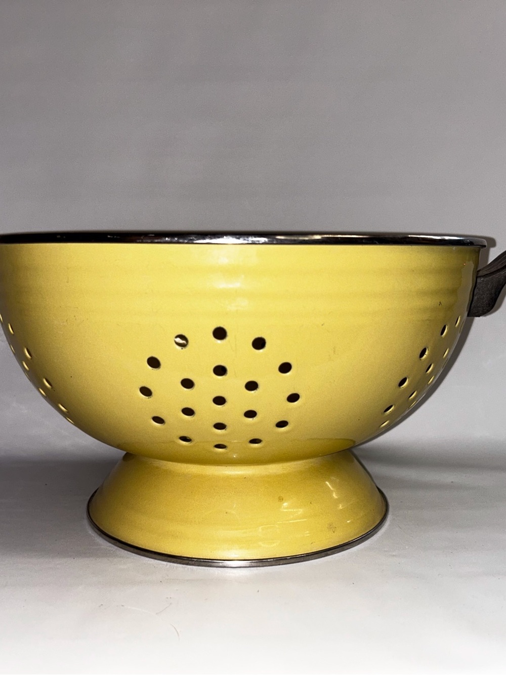 Fiesta Yellow Enamel Footed Colander with Handle